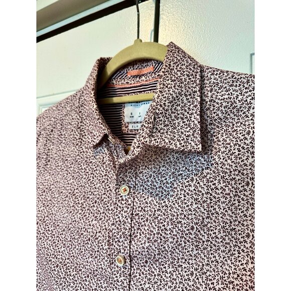 DENIM & FLOWER White and Red Floral Slim-Fit Short-Sleeve Button Down - Picture 3 of 6